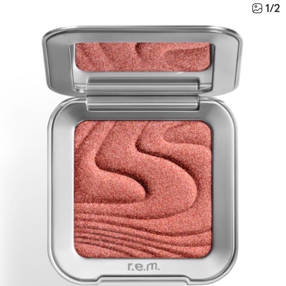 R.E.M. Beauty Other - r.e.m. Beauty Highlighter in Miss Jupiter NEW